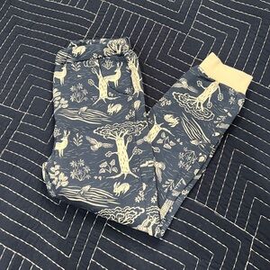 BNWOT Winter Water Factory unisex sweatpants woodland print size 8